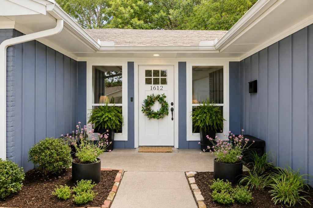 1612 Camero Drive, Carrollton, TX 75006