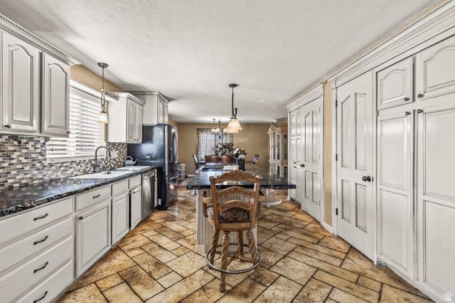 91 W 100 S, Central Valley, UT 84754