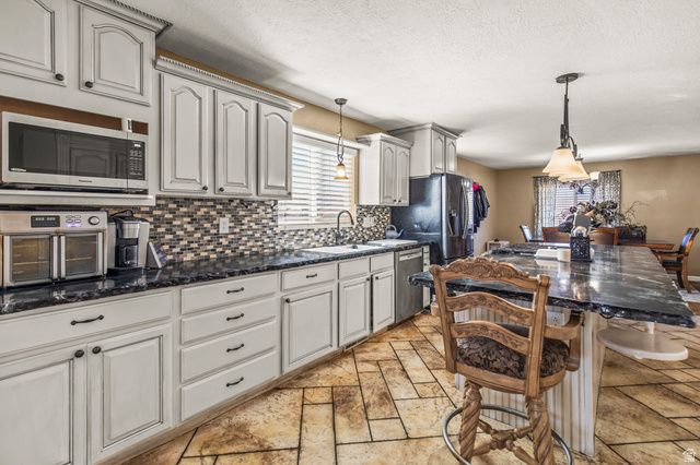 91 W 100 S, Central Valley, UT 84754