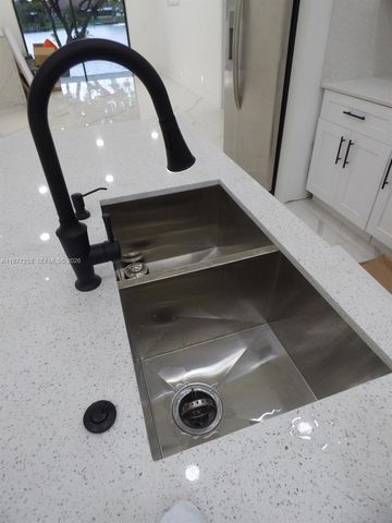 5643 Park Rd, Dania Beach, FL 33312