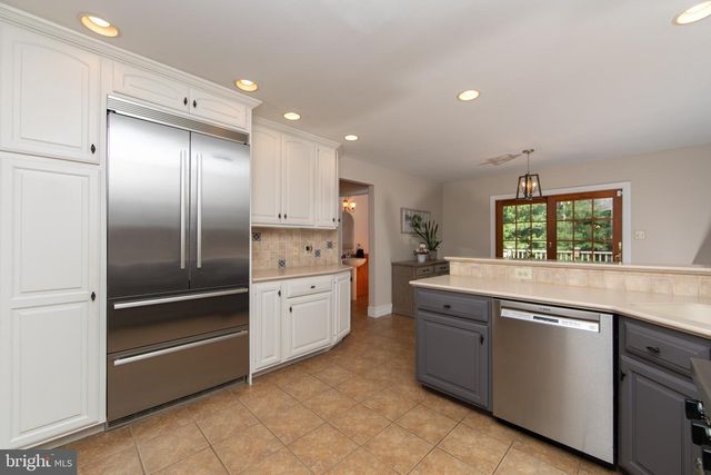 10 CHIPLEY RUN, Voorhees, NJ 08043