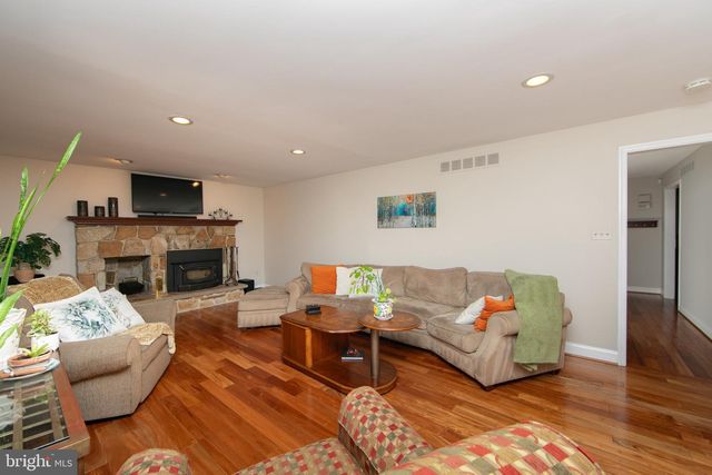10 CHIPLEY RUN, Voorhees, NJ 08043