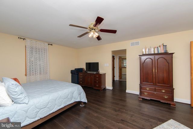 10 CHIPLEY RUN, Voorhees, NJ 08043