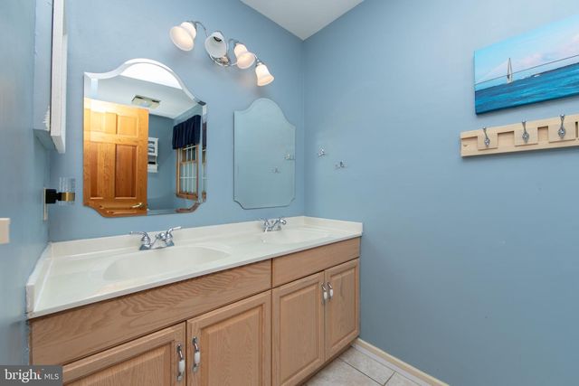 10 CHIPLEY RUN, Voorhees, NJ 08043