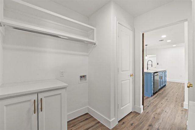 126 Daisy Street, Lake Jackson, TX 77566