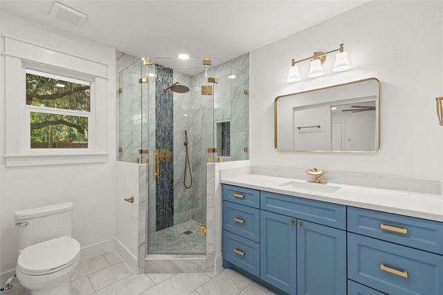 126 Daisy Street, Lake Jackson, TX 77566