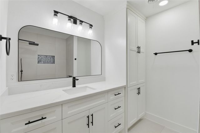 126 Daisy Street, Lake Jackson, TX 77566