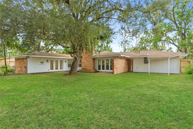 126 Daisy Street, Lake Jackson, TX 77566