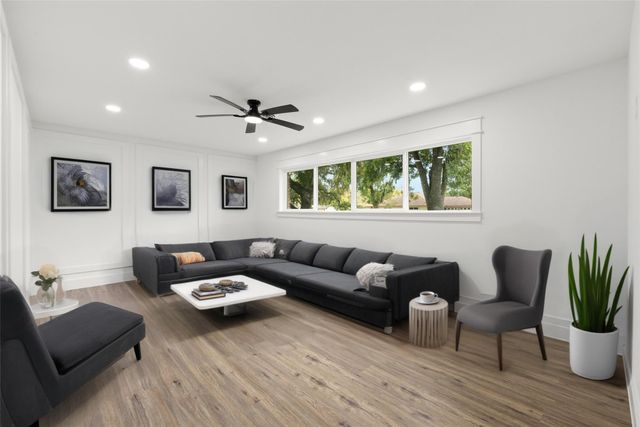 126 Daisy Street, Lake Jackson, TX 77566