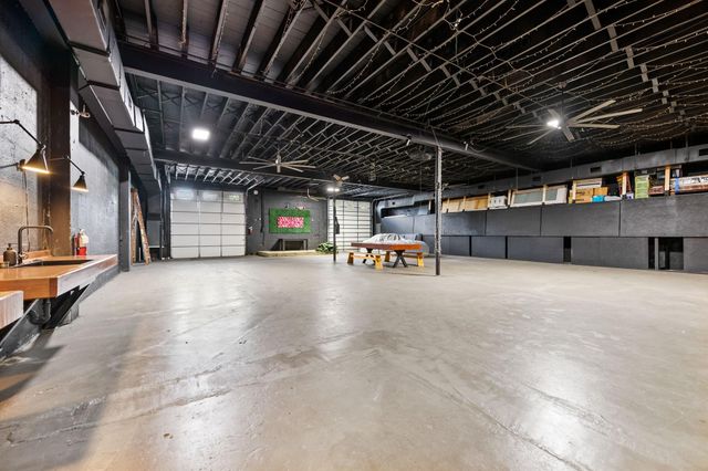 3046 NE 12th Ter, Oakland Park, FL 33334