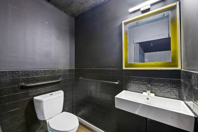 3046 NE 12th Ter, Oakland Park, FL 33334