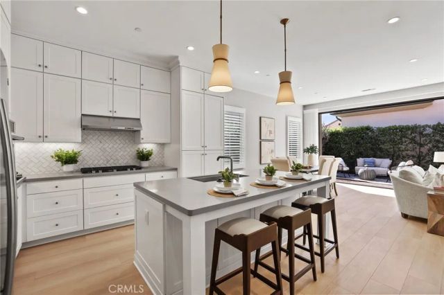 130 Donati, Irvine, CA 92602