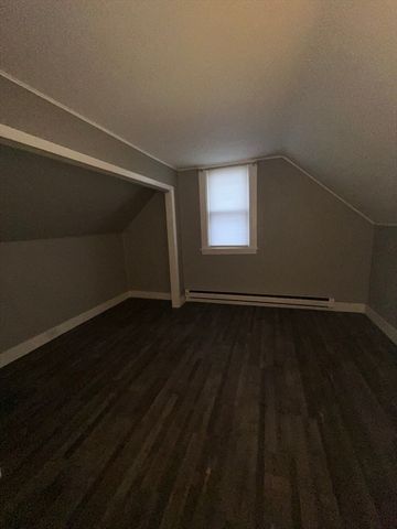 8 Camp St 2, Worcester, MA 01603