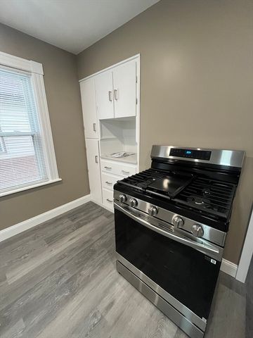 8 Camp St 2, Worcester, MA 01603