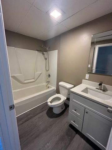 8 Camp St 2, Worcester, MA 01603