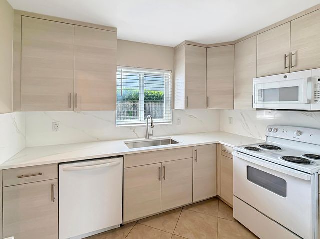 1321 NE 46TH Street, Oakland Park, FL 33334