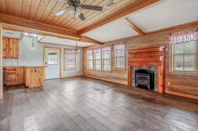 133 Gulf Mountain Road, Scotland, AR 72141