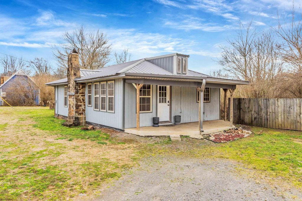 133 Gulf Mountain Road, Scotland, AR 72141