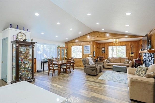 23095 Hemlock, Crestline, CA 92325