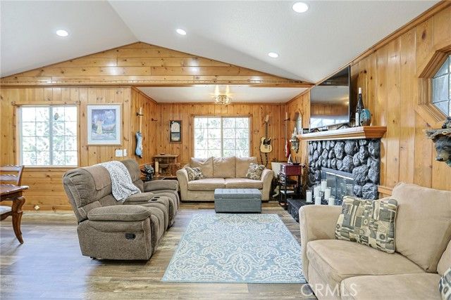 23095 Hemlock, Crestline, CA 92325