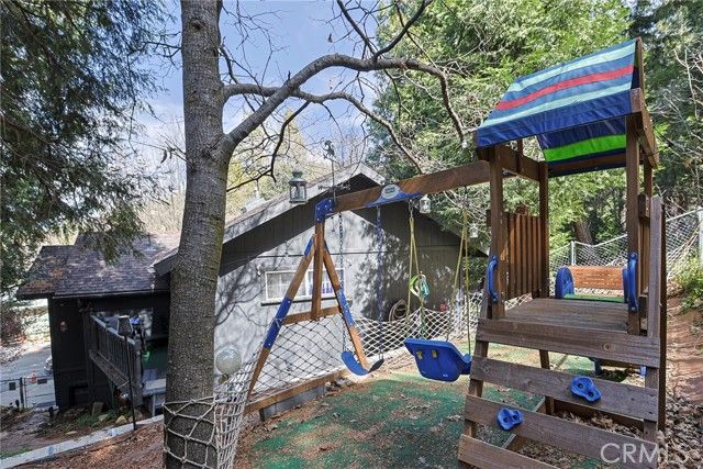 23095 Hemlock, Crestline, CA 92325