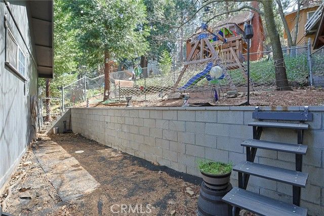23095 Hemlock, Crestline, CA 92325