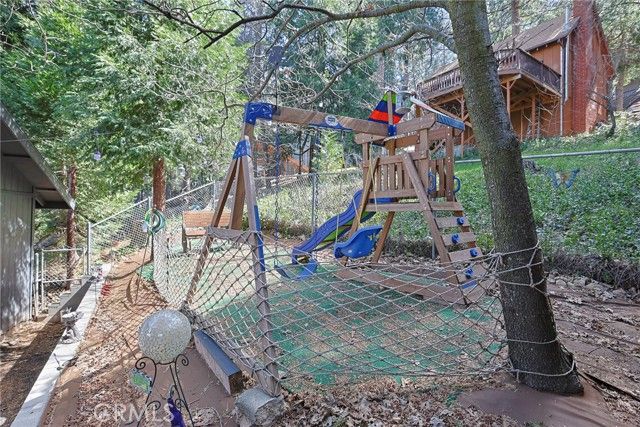 23095 Hemlock, Crestline, CA 92325