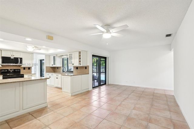 1326 NW 111th Ave, Coral Springs, FL 33071