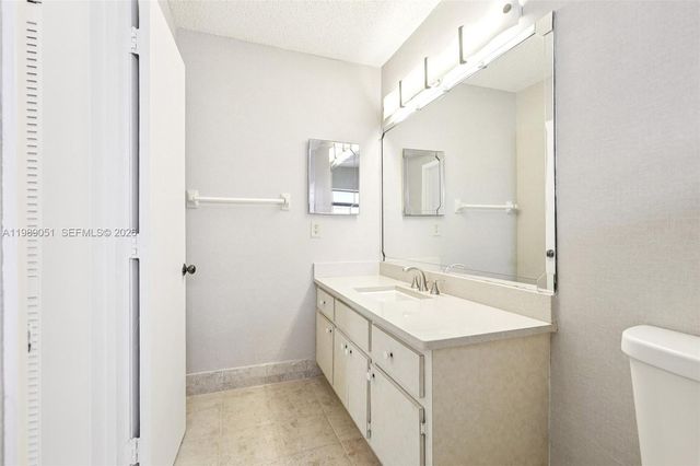 1326 NW 111th Ave, Coral Springs, FL 33071