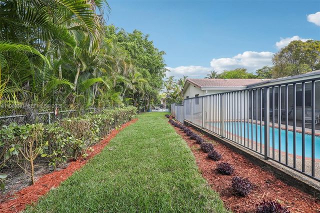 1326 NW 111th Ave, Coral Springs, FL 33071