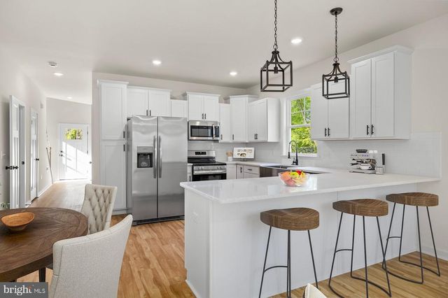 165 BEND FARM RD, Fredericksburg, VA 22408