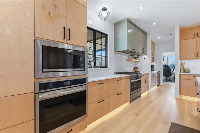 202 NE Healing Springs Street, Bentonville, AR 72713