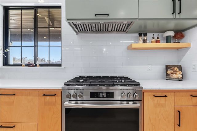 202 NE Healing Springs Street, Bentonville, AR 72713