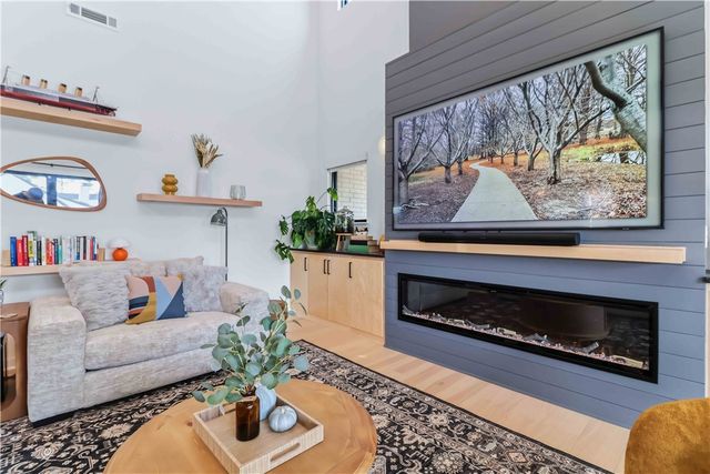 202 NE Healing Springs Street, Bentonville, AR 72713