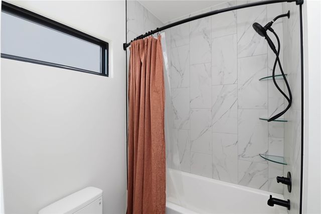 202 NE Healing Springs Street, Bentonville, AR 72713