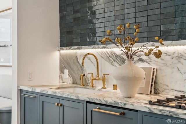 162 Noe Street, San Francisco, CA 94114