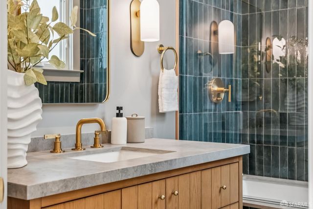 162 Noe Street, San Francisco, CA 94114