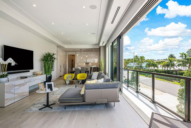 344 Venetian Drive 101, Delray Beach, FL 33483