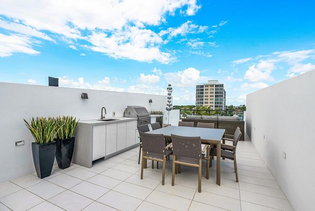 344 Venetian Drive 101, Delray Beach, FL 33483