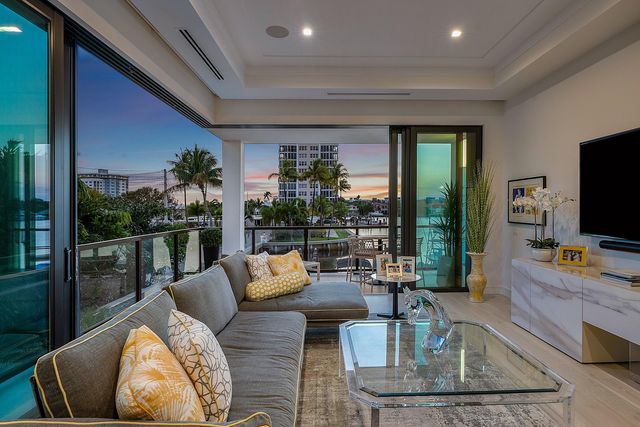 344 Venetian Drive 101, Delray Beach, FL 33483