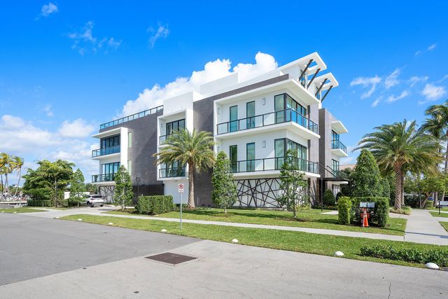 344 Venetian Drive 101, Delray Beach, FL 33483