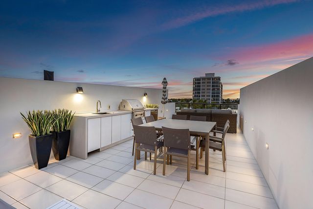 344 Venetian Drive 101, Delray Beach, FL 33483