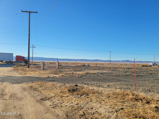 Cor Avenue D 52 Stw, Lancaster, CA 93536