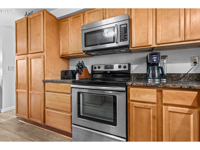 3712 COLVER Rd, Phoenix, OR 97535