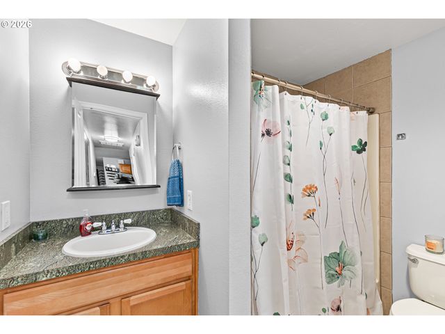 3712 COLVER Rd, Phoenix, OR 97535