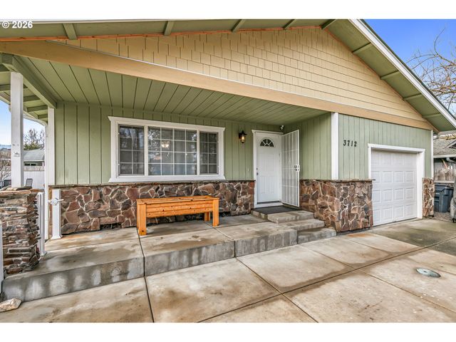 3712 COLVER Rd, Phoenix, OR 97535