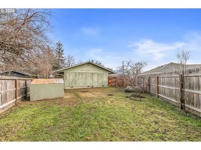 3712 COLVER Rd, Phoenix, OR 97535