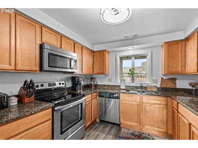 3712 COLVER Rd, Phoenix, OR 97535