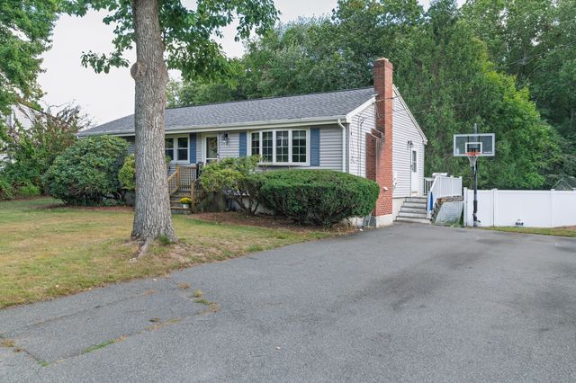 148 Daly Dr Ext, Stoughton, MA 02072