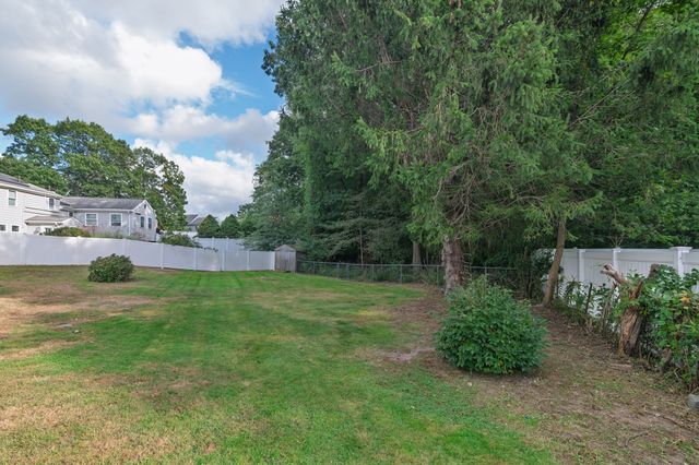148 Daly Dr Ext, Stoughton, MA 02072